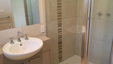 Malbecs - Accommodation VIC 3