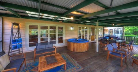 Maleny Homestead & Cottage - Accommodation VIC 3
