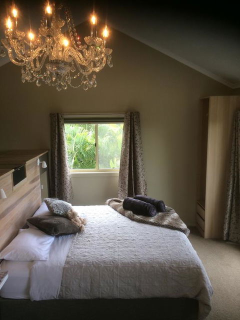 Maleny Luxury Cottages - Accommodation VIC 3