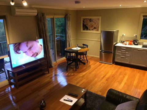 Maleny Luxury Cottages - Accommodation VIC 2