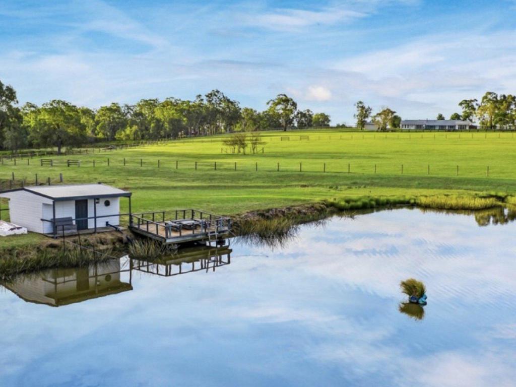 Quorrobolong NSW Accommodation VIC