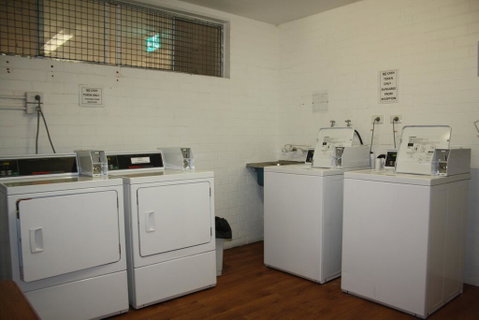 Mandurah Motel And Apartments - Accommodation VIC 1
