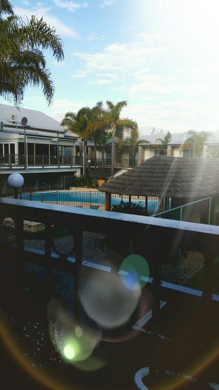 Mandurah Motel And Apartments - Accommodation VIC 3
