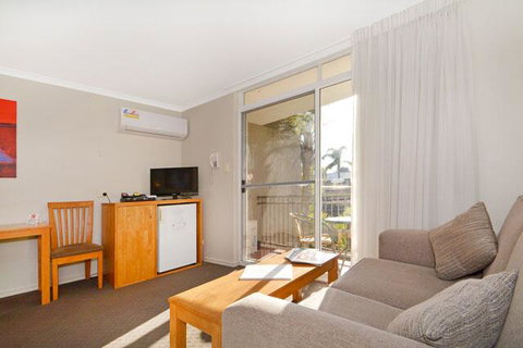 Mandurah Motel And Apartments - Accommodation VIC 2
