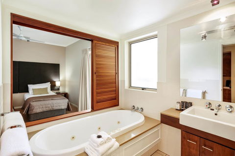 Mantra Amphora - Accommodation VIC 3