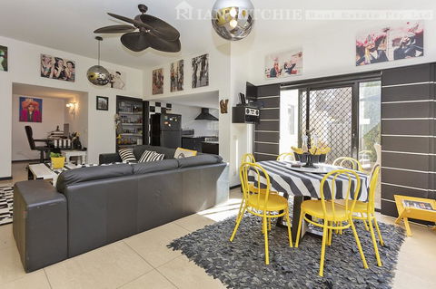 Marilyns Place: Private + Spacious + Central - Accommodation VIC 3