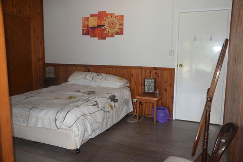 McCarthy Lake House - Accommodation VIC 2