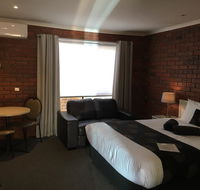Melton Motor Inn and Apartments - Accommodation VIC