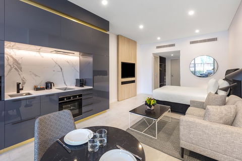 Meriton Suites Broadbeach - Accommodation VIC 2