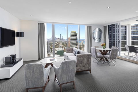 Meriton Suites Broadbeach - Accommodation VIC 1