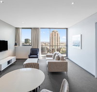 Meriton Suites Campbell Street - Accommodation VIC