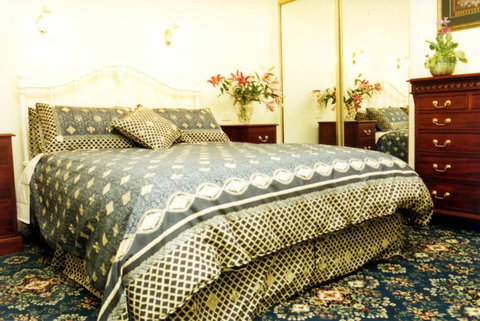 Merton Manor Exclusive B&B - Accommodation VIC 3