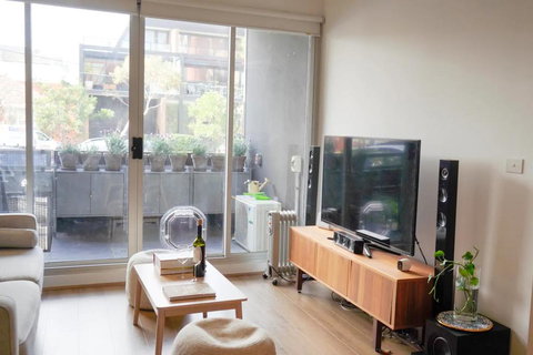 Modern 2 Bedroom Apartment Close To Beach And City - Accommodation VIC 0