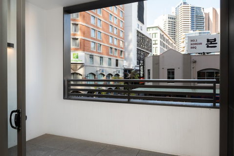 Modern Apartment In Darling Harbour - Accommodation VIC 3