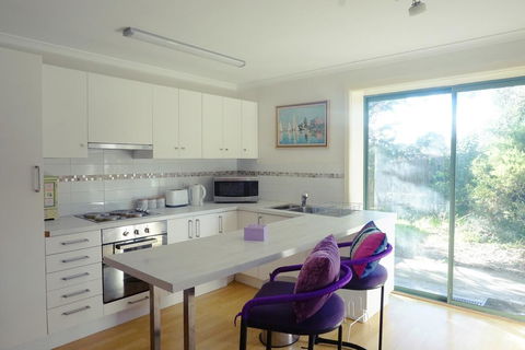 Moon House - Accommodation VIC 2
