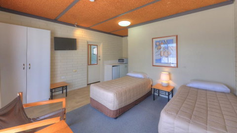 Motel Meneres - Accommodation VIC 2