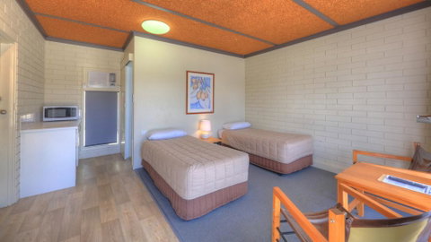 Motel Meneres - Accommodation VIC 1