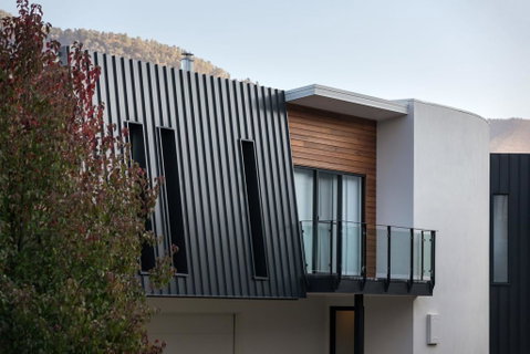 Mountain Mist Retreat - 5 Bedrooms - Accommodation VIC 3