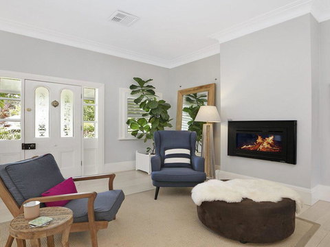 Nattai Lodge - House & Cottage In Beautiful Garden - Accommodation VIC 2