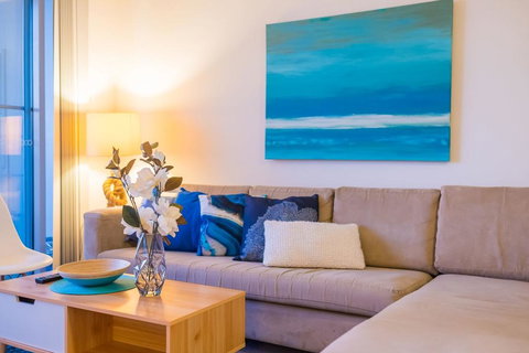 Near Airport & Train Station Stylish Two-Story Apartment - Accommodation VIC 1