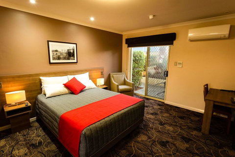Quality Hotel Bayswater - Accommodation VIC 1