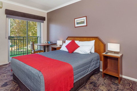 Quality Hotel Bayswater - Accommodation VIC 6