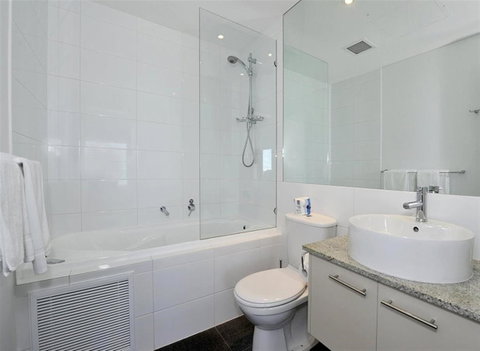 Nautica Residences Mandurah - Accommodation VIC 9