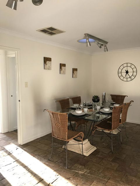Blue Lake Family Retreat - Accommodation VIC 10