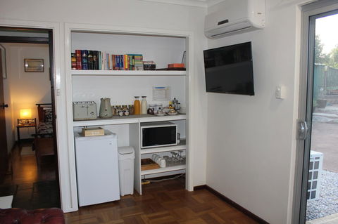 Jacaranda Hideaway Bed & Breakfast - Accommodation VIC 4