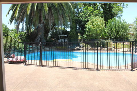 Jacaranda Hideaway Bed & Breakfast - Accommodation VIC 9