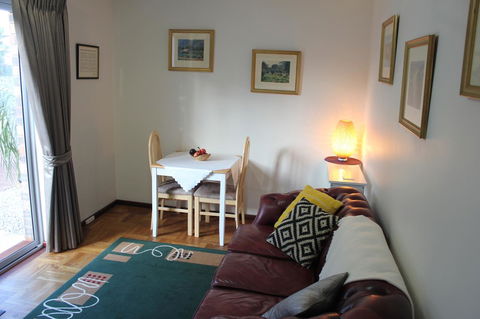 Jacaranda Hideaway Bed & Breakfast - Accommodation VIC 3