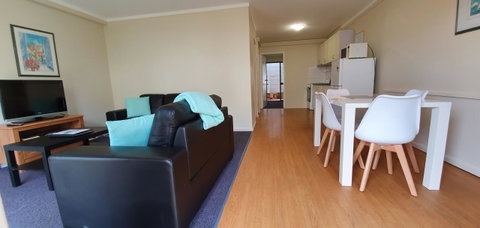 West Beach Lagoon 202 - Quiet & Ground Floor! - Accommodation VIC 9