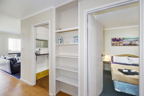 West Beach Lagoon 202 - Quiet & Ground Floor! - Accommodation VIC 10