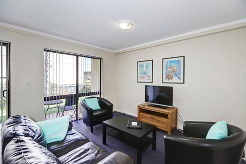 West Beach Lagoon 202 - Quiet & Ground Floor! - Accommodation VIC 12