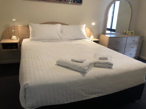 West Beach Lagoon 202 - Quiet & Ground Floor! - Accommodation VIC 3