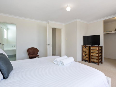 Cooper Street - Accommodation VIC 7