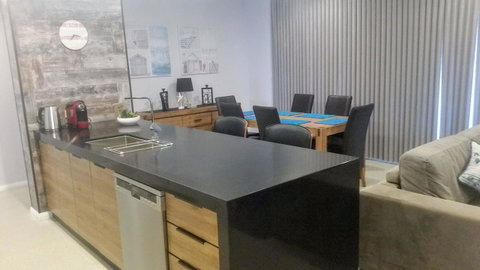 Mandurah Beach Front Apartment - Accommodation VIC 13