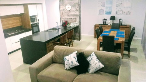 Mandurah Beach Front Apartment - Accommodation VIC 17
