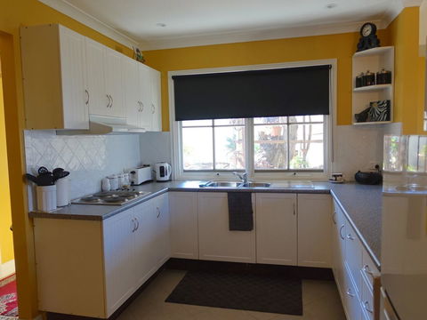 The Blacksmiths Cottage - Accommodation VIC 13