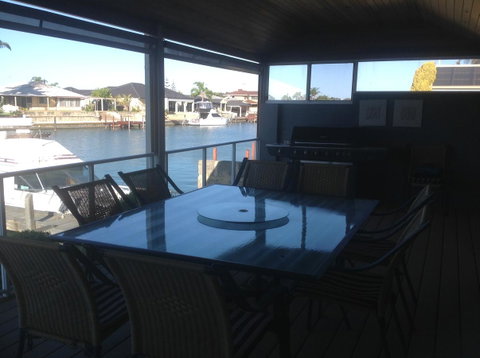 Waterside Canal Dreams - Accommodation VIC 34