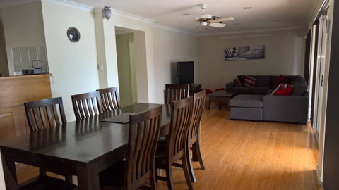 Waterside Canal Dreams - Accommodation VIC 25