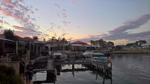 Waterside Canal Dreams - Accommodation VIC 3