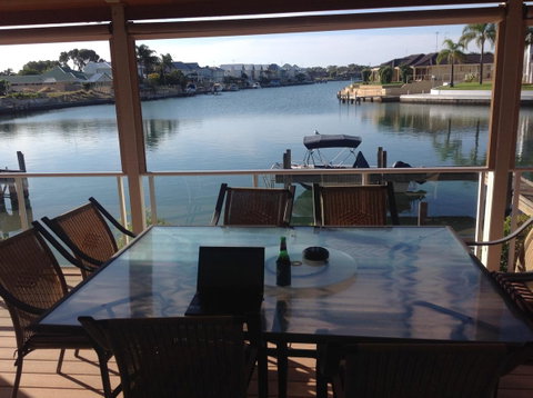 Waterside Canal Dreams - Accommodation VIC 31