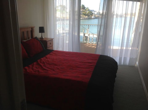 Waterside Canal Dreams - Accommodation VIC 19