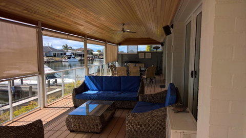 Waterside Canal Dreams - Accommodation VIC 6