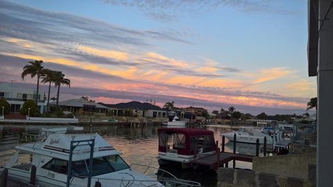 Waterside Canal Dreams - Accommodation VIC 5