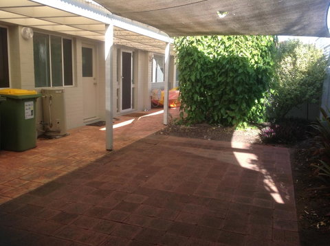 Waterside Canal Dreams - Accommodation VIC 14