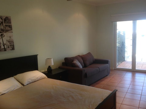 Waterside Canal Dreams - Accommodation VIC 21