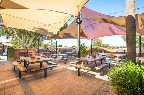 Nightcap At Wanneroo Tavern - Accommodation VIC 29