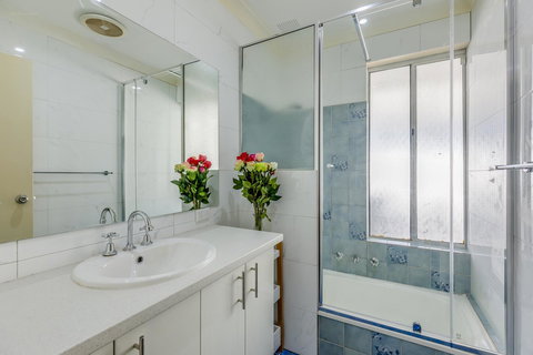 Brilliant, Neat, Convenient, Family-friendly House - Accommodation VIC 11